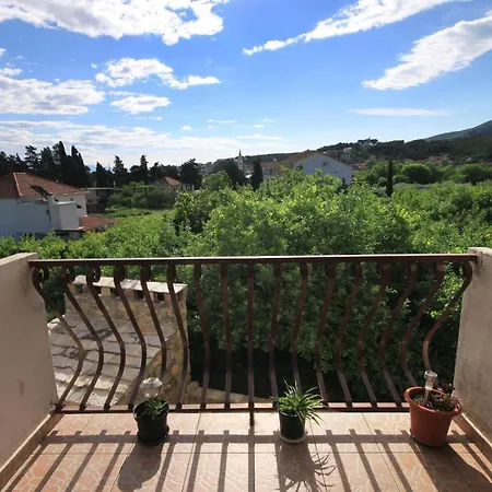 With A Parking Space Jelsa, Hvar - 4002 Apartament Jelsa (Hvar)